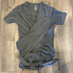 Kindred Braverly organic cotton nursing wrap shirt